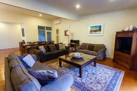 Jordan House - Holiday Adelaide 0