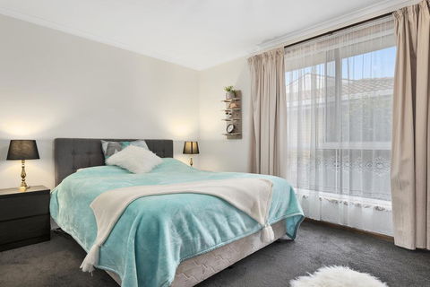 Josie Villa - Beautiful West Burnie: Long Or Short Term - Holiday Adelaide 0