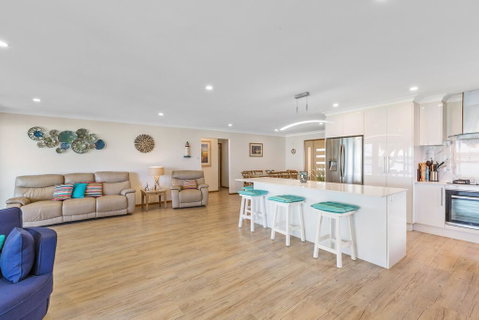 Kalimna Lakeside Living - Holiday Adelaide 3