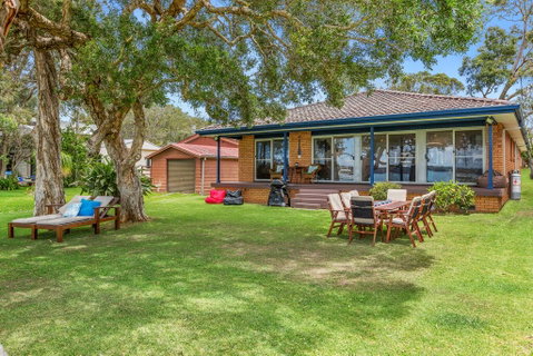 Kalimna Lakeside Living - Holiday Adelaide 1