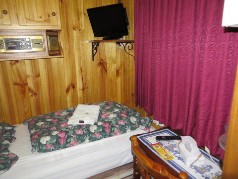 Karelia Alpine Lodge - Holiday Adelaide 2