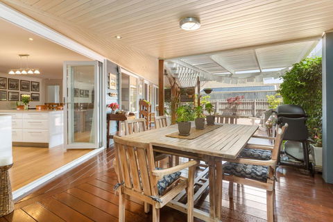KARINYA - MORNINGTON - Holiday Adelaide 0