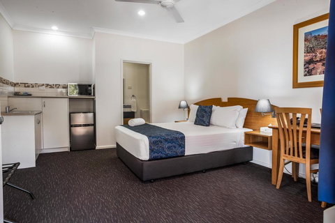 Karratha Central Apartments - Holiday Adelaide 1
