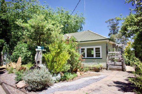 Katoomba Falls Cottage - Holiday Adelaide 1