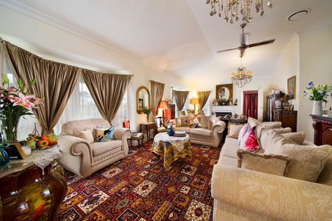 Katoomba Manor - Holiday Adelaide 1