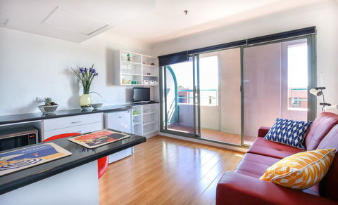 King Location - Life At Your Door - Holiday Adelaide 0