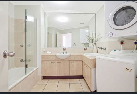 Kings Bay Apartments - Holiday Adelaide 2