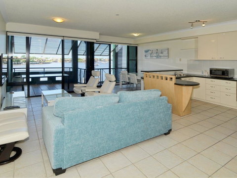 Kirribilli 13 - 2 BDRM Riverview Apartment - Holiday Adelaide 0