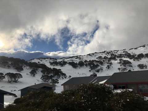 Knockshannoch Ski Lodge - Holiday Adelaide 3