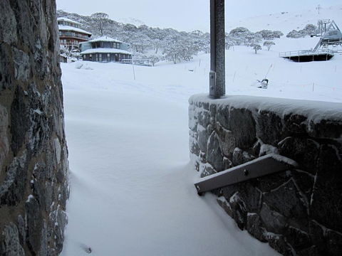 Knockshannoch Ski Lodge - Holiday Adelaide 1