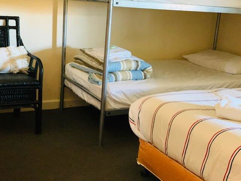 Kootingal Hotel - Holiday Adelaide 1