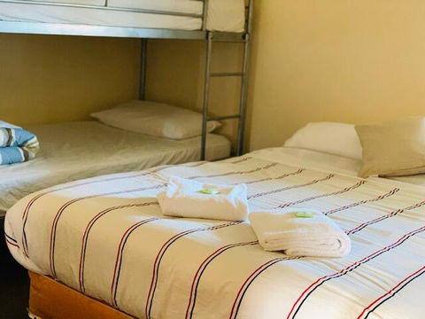 Kootingal Hotel - Holiday Adelaide 2