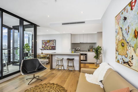 KOZYGURU FORTITUDE VALLEY DESIGNER GRADE 2 BED APT FREE PARKING QFV179-1401 - Holiday Adelaide 0