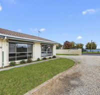 Lake Escape on Pool Avenue - Holiday Adelaide