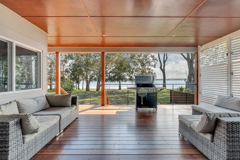LAKEFRONT And SUNSET HAVEN - Holiday Adelaide 3