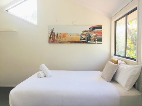 Lakeside Beach House - Hostie Properties - Holiday Adelaide 2