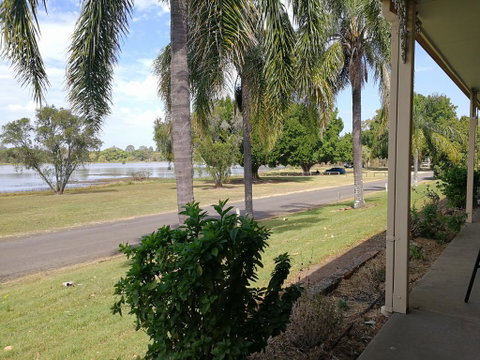 Lakeside Lodge Motel - Holiday Adelaide 0
