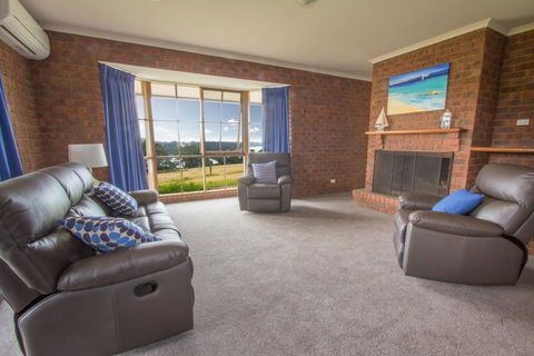 Lakeview - Holiday Adelaide 0
