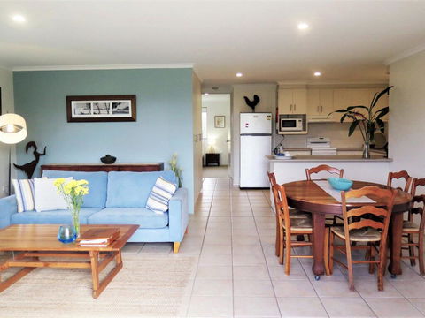 Lawson Beachfront - Holiday Adelaide 0