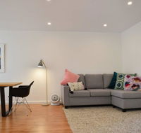 Light And Airy North Bondi Apartment - Holiday Adelaide
