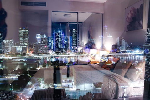 Lucid Apartment South Brisbane - Holiday Adelaide 2