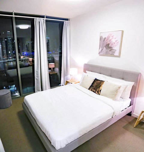 Lucid Apartment South Brisbane - Holiday Adelaide 3