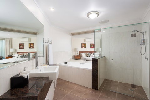 Luna Blu - Luxury B&B - Holiday Adelaide 3