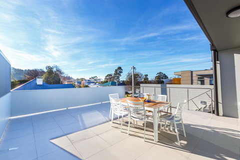 Luxurious Apartment, A Stones Throw From The Beach - Holiday Adelaide 3