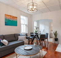 Luxurious Heritage Home with Harbour Bridge Views - Holiday Adelaide