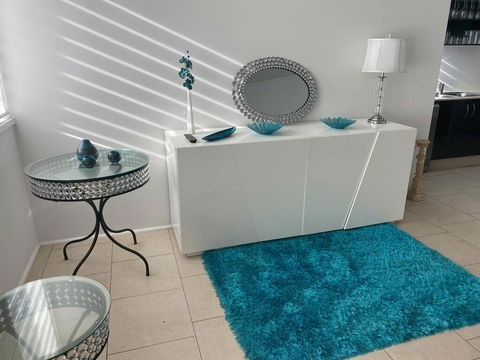 Luxury Apartment, Perfect Location - Holiday Adelaide 1