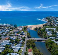 Luxury Hamptons Beachside Home in Dicky Beach - Holiday Adelaide