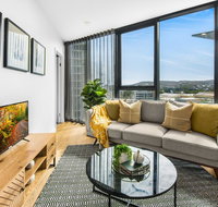 Luxury Inner-city Pad with Pool Gym and Sauna - Holiday Adelaide
