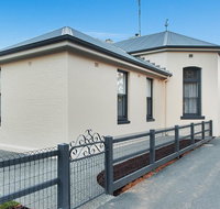 Luxury on the Esplanade - Holiday Adelaide