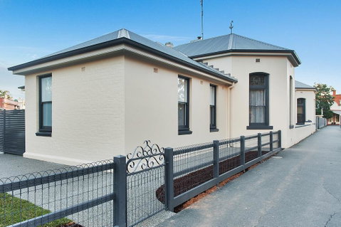 Luxury On The Esplanade - Holiday Adelaide 0