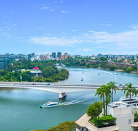 Luxury River City Views with Pool Gym Cafe WiFi Hospital - Holiday Adelaide
