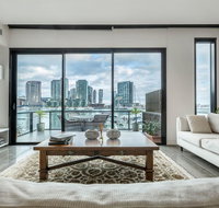 Luxury Waterfront 4BDR Townhouse with Amazing Views - Holiday Adelaide