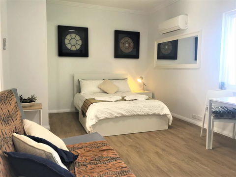 M207 Within The Free Transit Zone. Central Studio - Holiday Adelaide 1