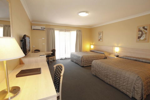Maclin Lodge Motel - Holiday Adelaide 3