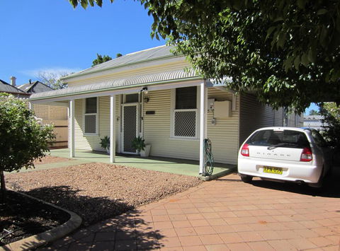 Maeville Cottage - Holiday Adelaide 1