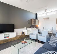 Magnificent Apartment  FREE car park near CBD - Holiday Adelaide