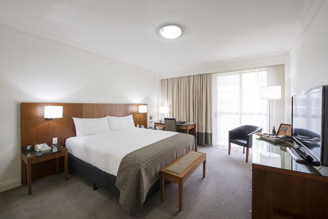 Majestic Roof Garden Hotel - Holiday Adelaide 0