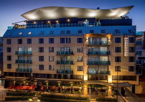 Majestic Roof Garden Hotel - Holiday Adelaide 2
