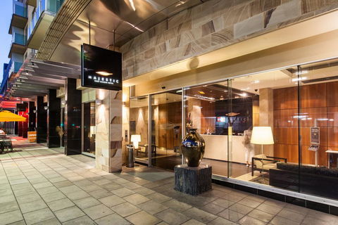 Majestic Roof Garden Hotel - Holiday Adelaide 3