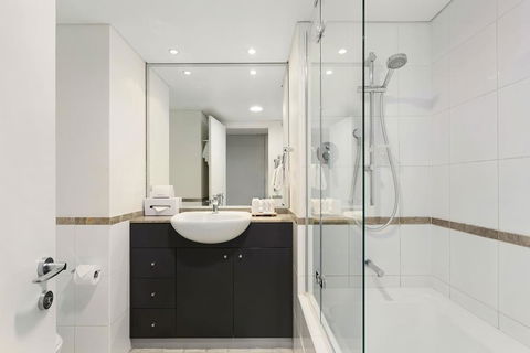 Mantra Sydney Central - Holiday Adelaide 1