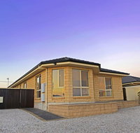Marina Holiday Home - Holiday Adelaide