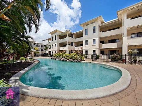 Marina View Apartment - Walk To The Strand - Holiday Adelaide 1