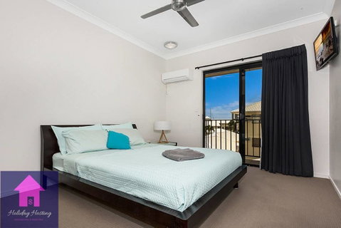 Marina View Apartment - Walk To The Strand - Holiday Adelaide 2