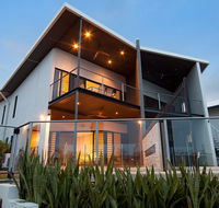Marina Views Townhouse - Holiday Adelaide