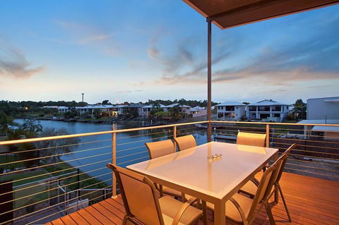 Marina Views Townhouse - Holiday Adelaide 1