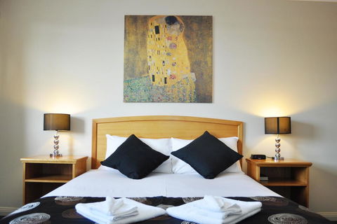 Meadowbrook Hotel Brisbane - Holiday Adelaide 0